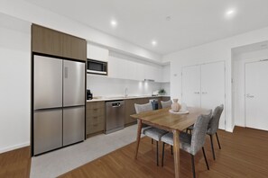 Private kitchen - Newly Built Apartment with Private Parking (Cannington)