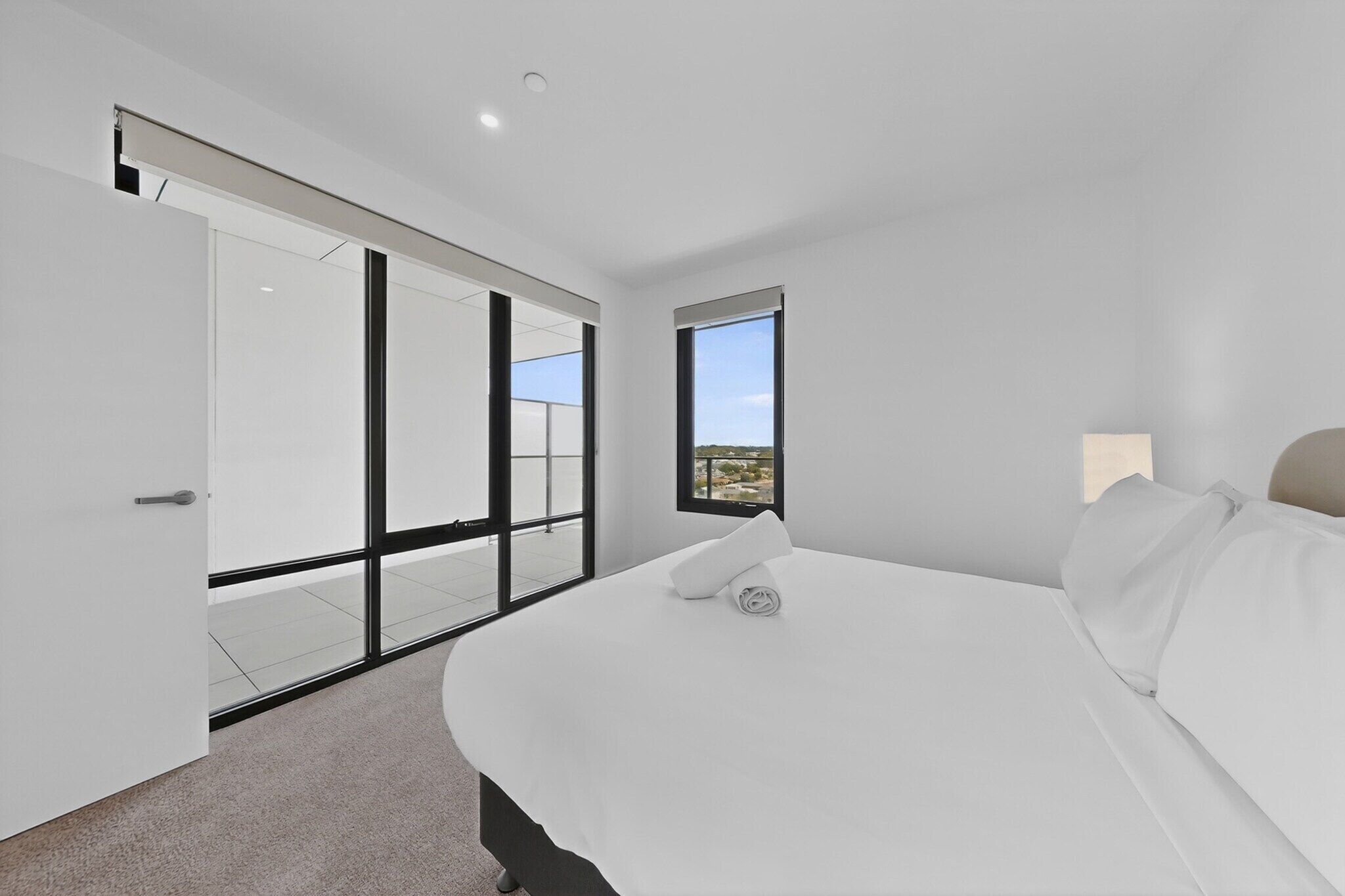 2 bedrooms, iron/ironing board, Internet, bed sheets