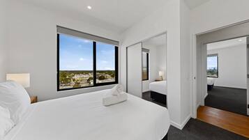 2 bedrooms, iron/ironing board, Internet, bed sheets