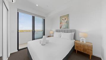 2 bedrooms, iron/ironing board, Internet, bed sheets