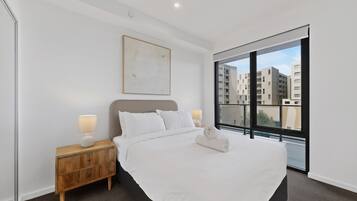 3 bedrooms, iron/ironing board, Internet, bed sheets