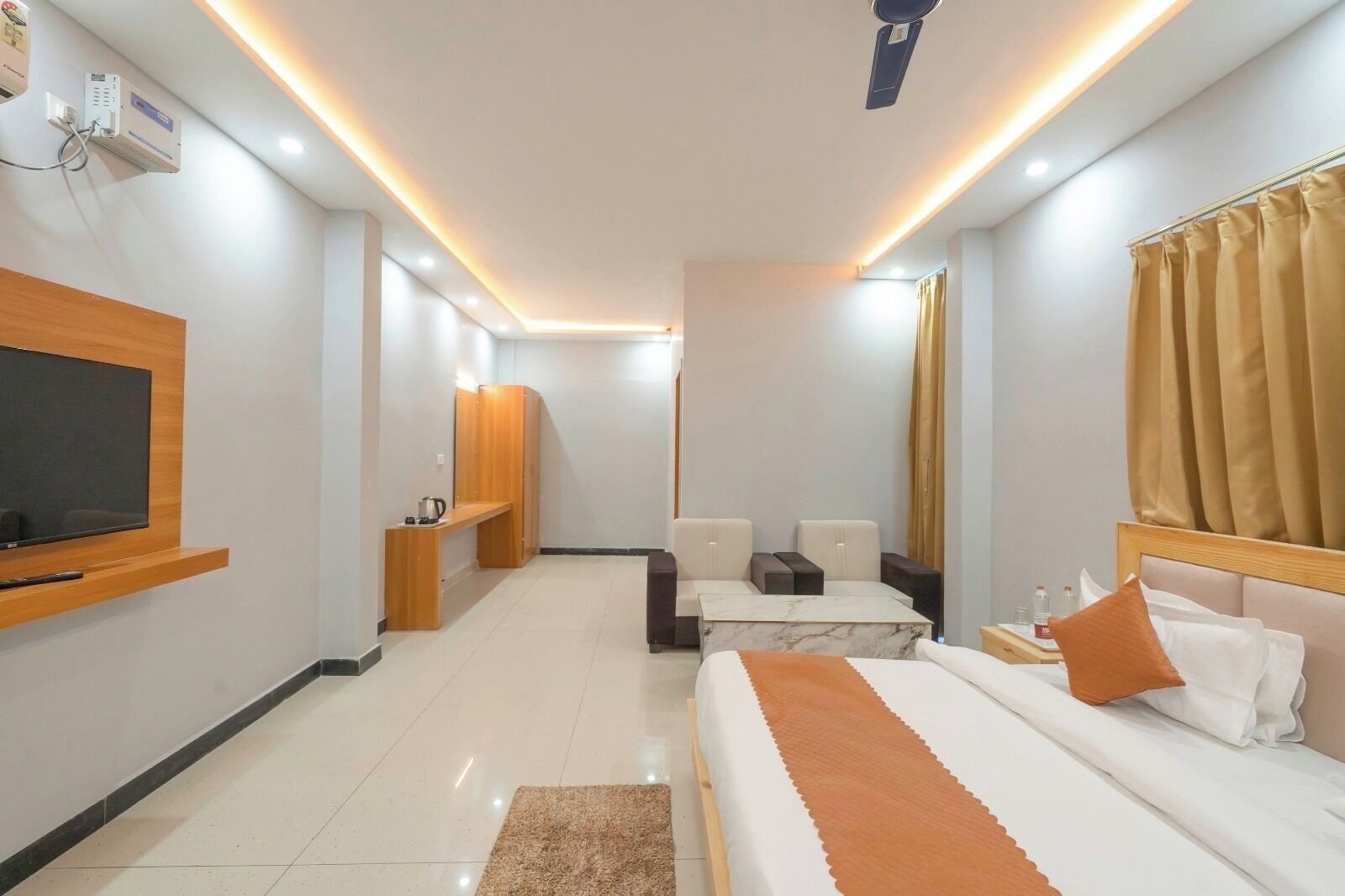 Deluxe Double Room | Free WiFi, bed sheets