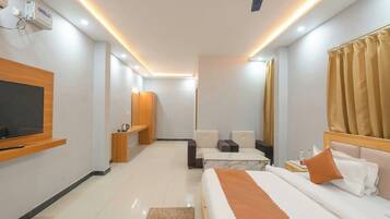 Deluxe Double Room | Free WiFi, bed sheets