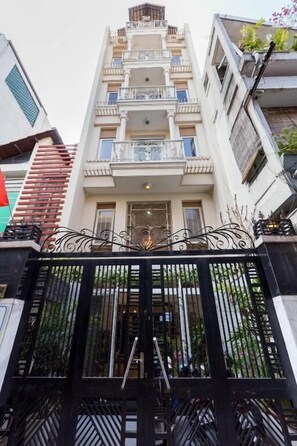 Basic-Studio, Balkon, Stadtblick | Außendetails