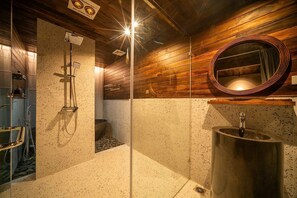 Bathroom - Nina Home- De Tham St (Ho Chi Minh City)
