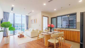 Leilighet – deluxe, 2 soverom, kjøkken | Innvendig