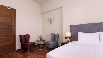 Superior-Doppelzimmer, Badewanne, Bergblick