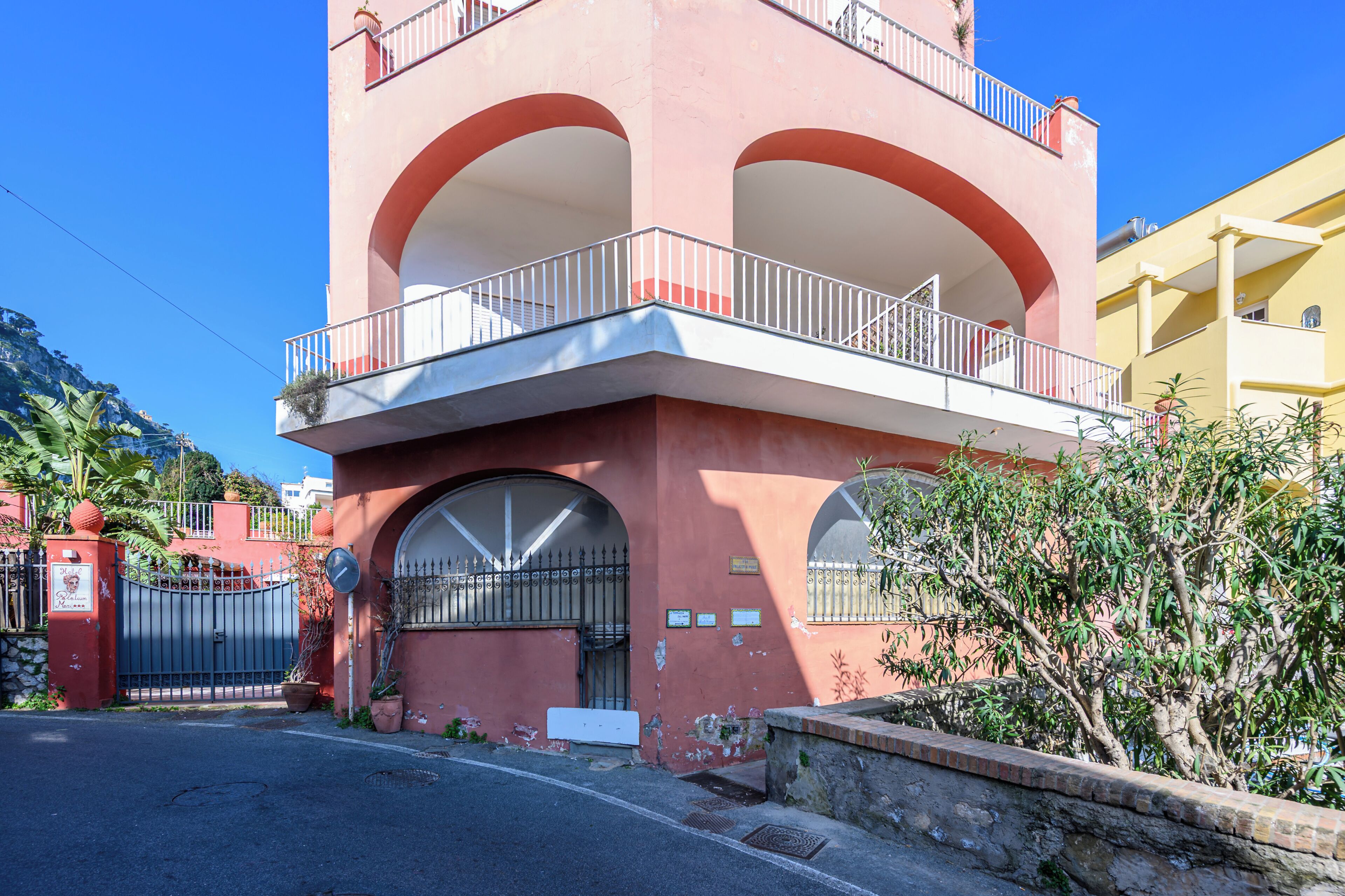 Bagian depan properti