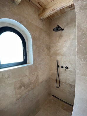 Hair dryer, towels, soap, toilet paper - Adorable 1-bedroom villa walking distance to Valbonne (Valbonne)