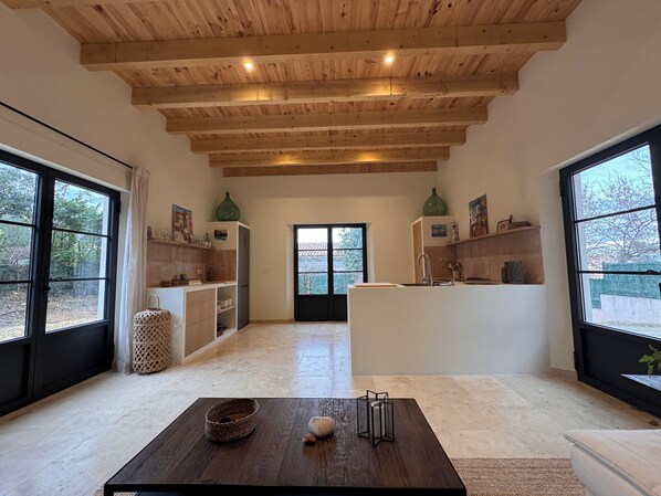Interior - Adorable 1-bedroom villa walking distance to Valbonne (Valbonne)
