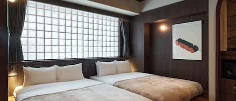 Habitación superior | Escritorio, espacio para trabajar con laptop y cortinas blackout