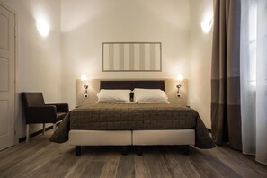 Comfort Room, Courtyard View - La finestra su Santa Maria (Firenze)