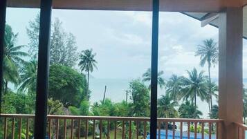 Deluxe Double or Twin Room with Ocean View | Property grounds