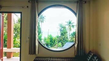 Deluxe Double or Twin Room with Ocean View | Interior