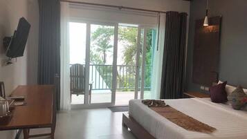 Deluxe Double Room with Balcony | Schreibtisch, kostenloses WLAN