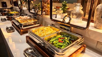 Daily buffet breakfast for a fee