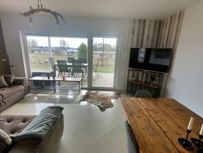 TV, stereo - Seeluft - Holiday home Seeluft with lake view in Warin for a relaxing vacation (Warin)