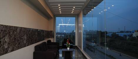 디럭스 더블룸, 시내 전망 | 로비