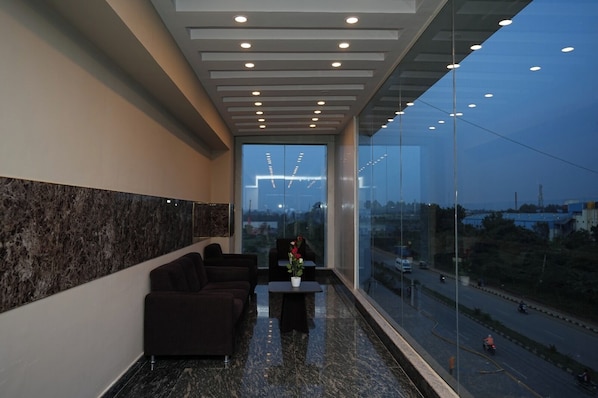 Deluxe Double Room, City View | Lobby - Hotel Royal Nandhana (Doddaballapur)