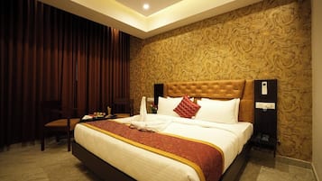 Deluxe Double Room, City View