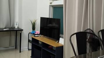 Comfort Studio, 1 Queen Bed with Sofa bed, Pool Access, City View | View from room