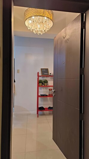 Comfort-Studio, 1 Queen-Bett und Schlafsofa, Poolzugang, Stadtblick | Innenbereich