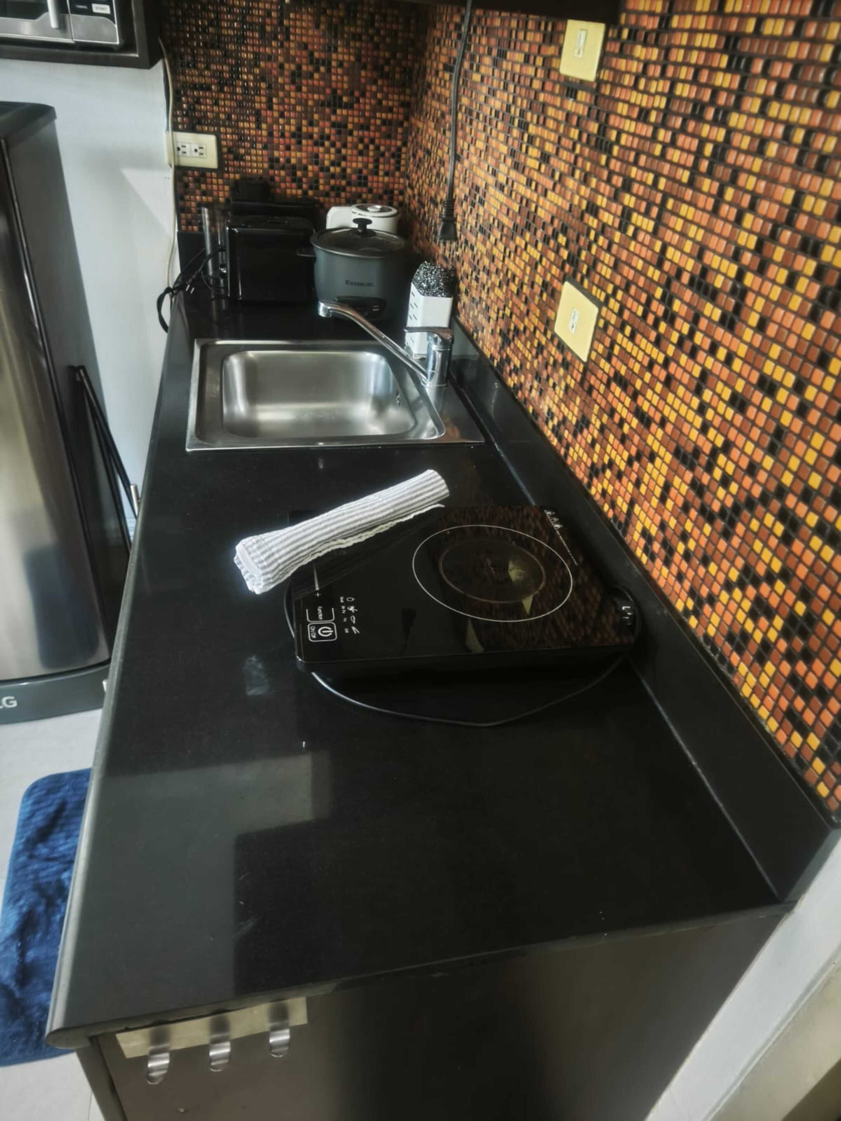 Comfort Studio, 1 Queen Bed with Sofa bed, Pool Access, City View | Private kitchenette | Fridge, microwave, espresso maker, coffee/tea maker