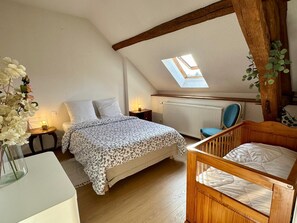 Room - Family gite for 10 people in Burgundy (Autun)