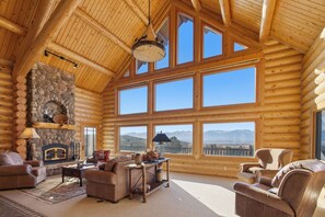 Interior - Enjoy the striking views of the Bitterroot valley from this well appointed Cabin. The perfect spot to gather and enjoy all Montana has to offer. Whether you're visiting to enjoy the outdoors or for a quiet getaway this home is the perfect basecamp. (Stevensville)