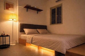 Estudio básico, balcón, vista a la ciudad