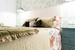 3 bedrooms, iron/ironing board, free WiFi, bed sheets