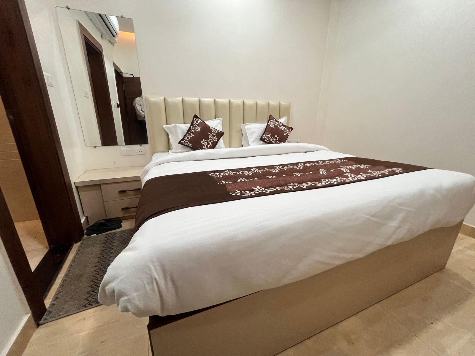 In-room safe, soundproofing, free WiFi
