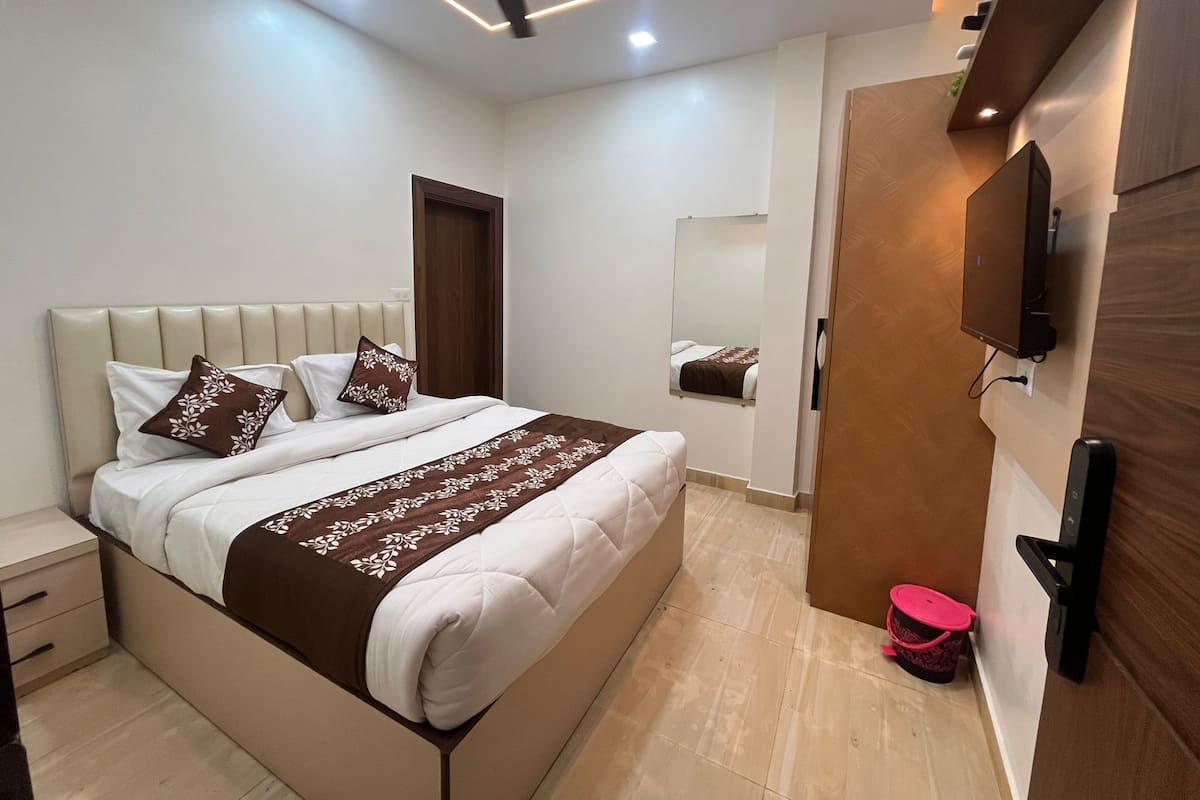 Superior Double Room, Balcony, City View