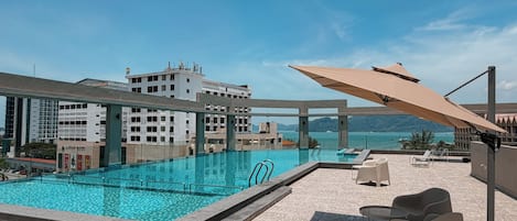 Infinity pool