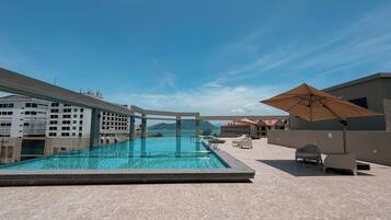 Infinity pool