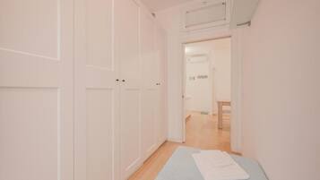 Apartamento estándar, vistas al patio | Zona de estar