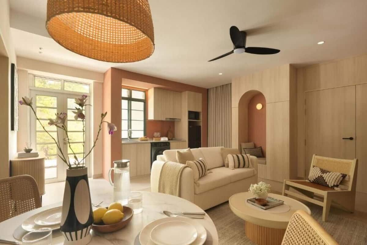 Departamento familiar, vista al patio | Área de sala de estar