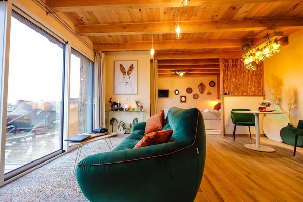 Living area - Unique Underground Glowing Stay for 2, Nordic Bath Panoramic Views, TarnToulouse (Saint-Gauzens)