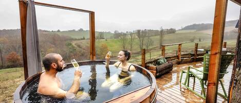 Bain à remous extérieur