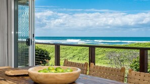 Outdoor dining - A luxurious, private sanctuary for your ultimate dream holiday experience.Nestled just steps from th (Lennox Head)