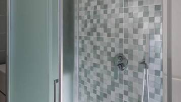 Superior Apartment, Courtyard View | Bathroom | Shower, free toiletries, hair dryer, bidet