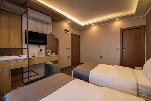 Chambre Triple Classique | Espace de travail pour ordinateur portable, Wi-Fi gratuit