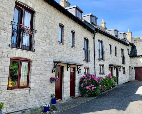 Exterior - Light‑Filled Coastal Townhouse with Sweeping Sea Views (Swanage)