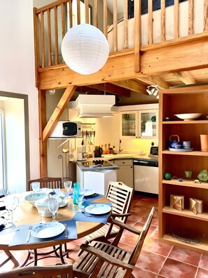Dining - Holiday Home 'Aux Agapanthes', Shared Pool, Private Terrace, Landscaped Park, Free Wi-Fi (Aumagne)