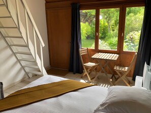 Room - Bed and Breakfast 'Ti Brao - Lindbergh' with Shared Garden and Wi-Fi (Penvénan)