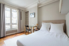 3 bedrooms, WiFi, bed sheets - Parisian Muse, by Veeve (Paris)