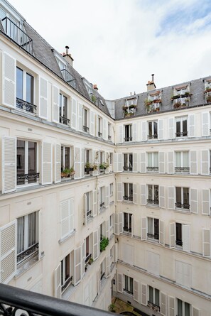 Property grounds - Parisian Muse, by Veeve (Paris)