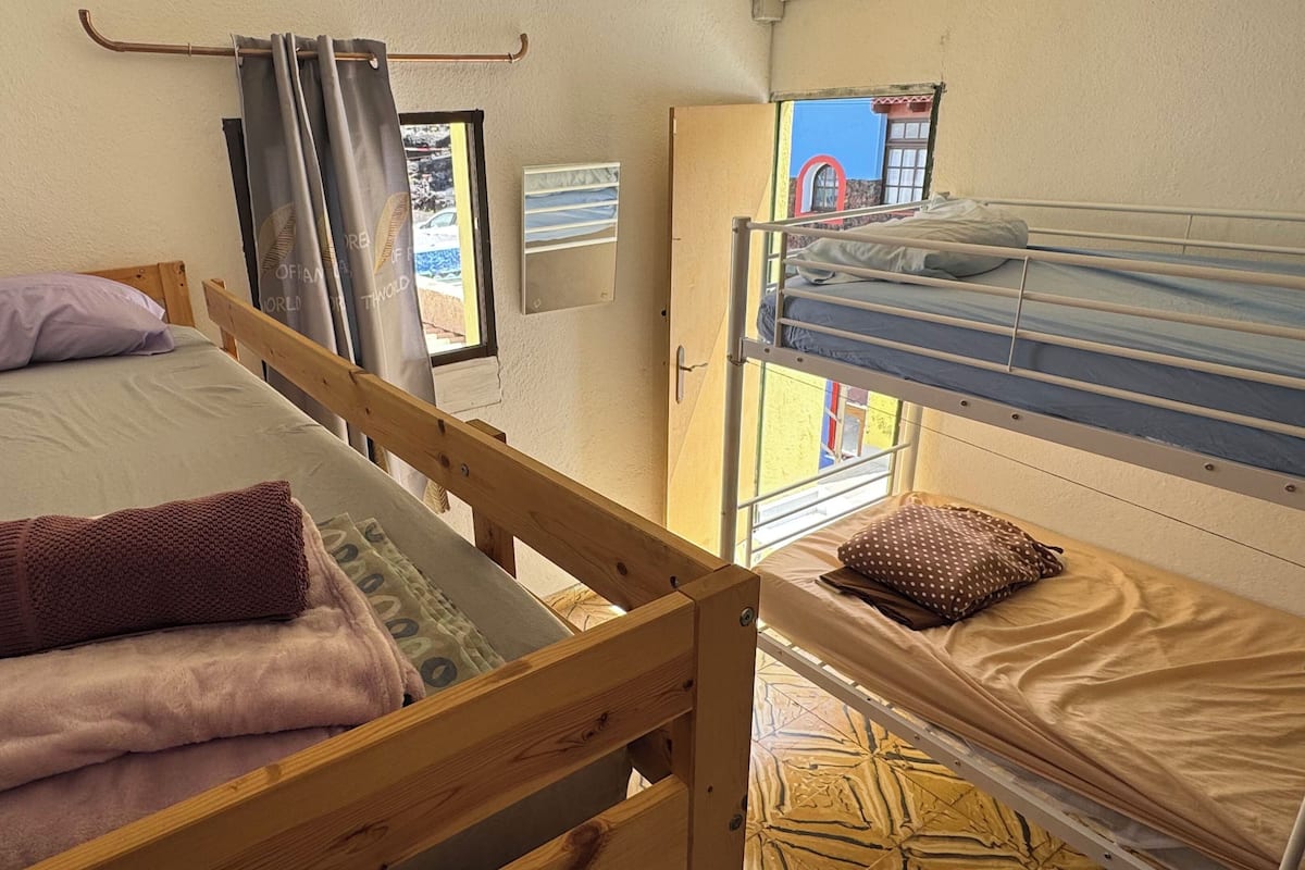 Gemeinsamer Basic-Schlafsaal, Nur Frauen