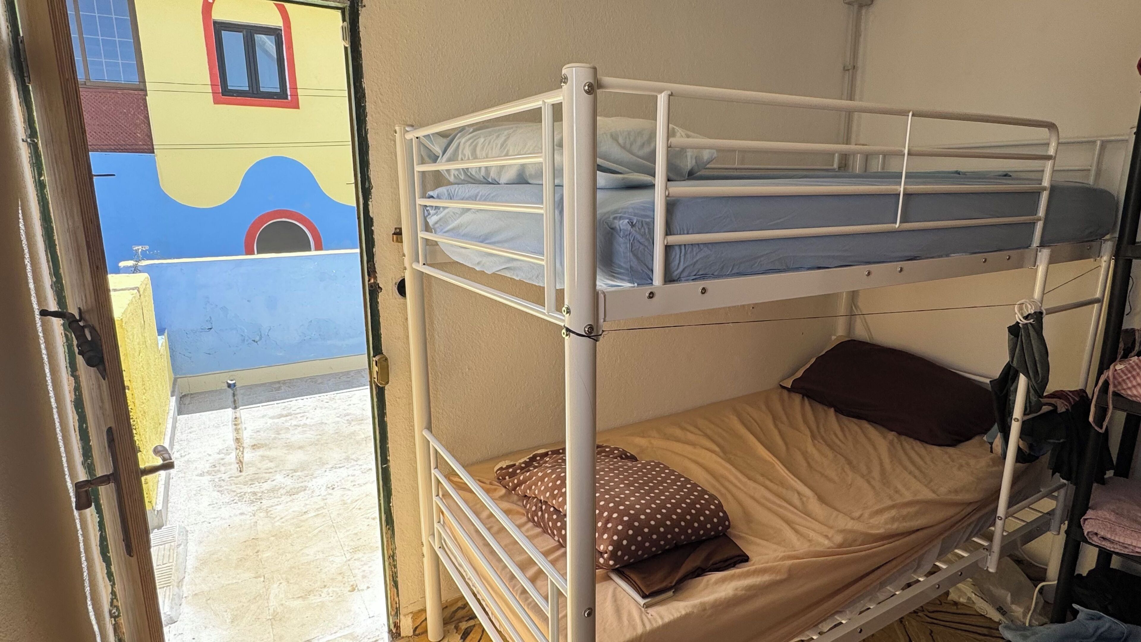 Dormitorio compartido básico, solo para mujeres