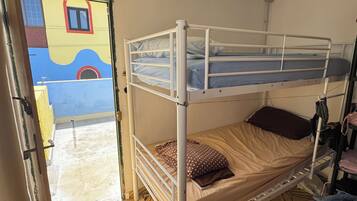 Gemeinsamer Basic-Schlafsaal, Nur Frauen